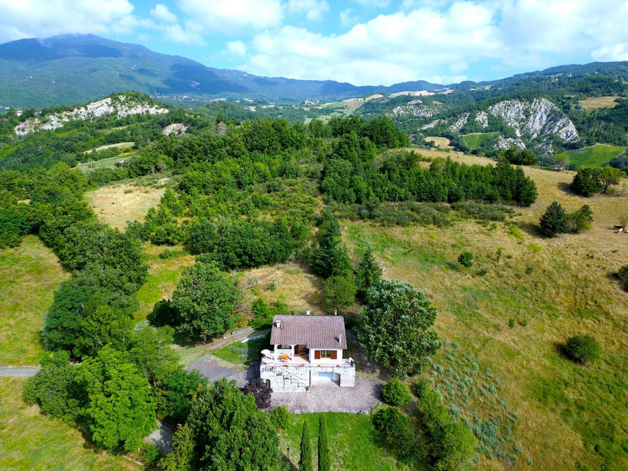 Casa Del Bosco - Vista Mozzafiato & Parco 4 Ettari Villa Bobbio Exterior photo
